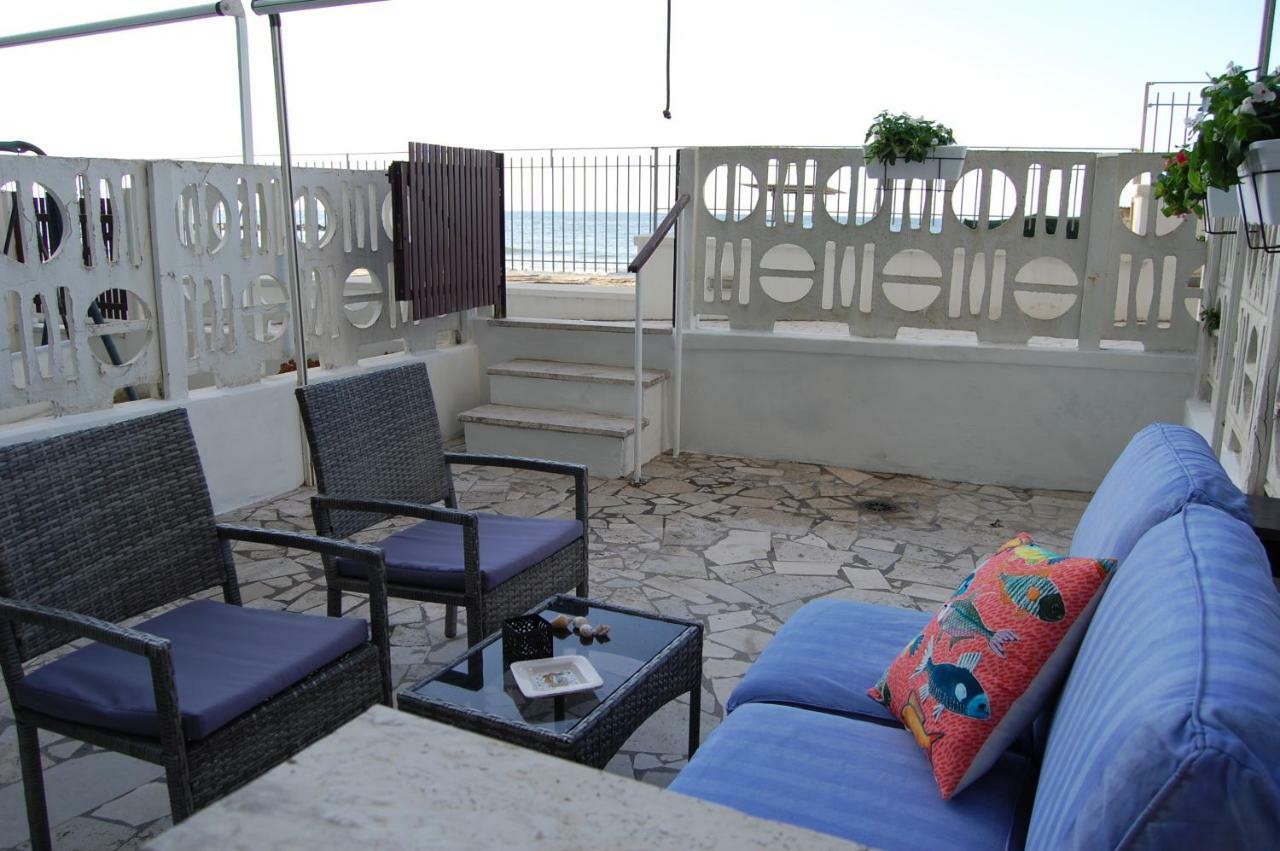 La Casa Sulla Spiaggia Nettuno Exterior photo