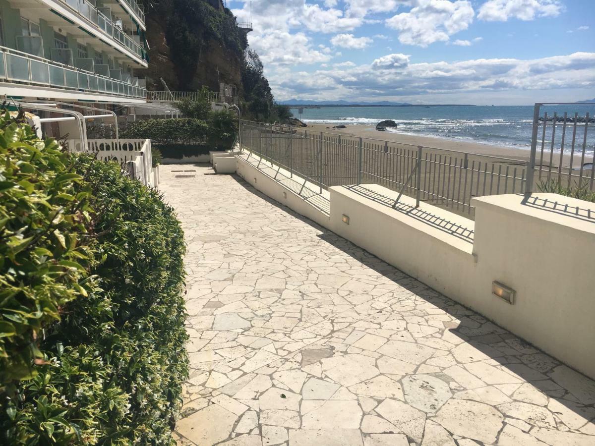 La Casa Sulla Spiaggia Nettuno Exterior photo